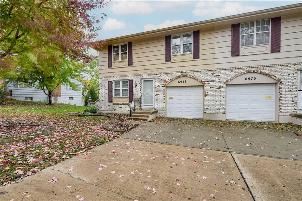 6968 NW Chapel Woods Lane, Kansas City, MO 64152 - Image #1