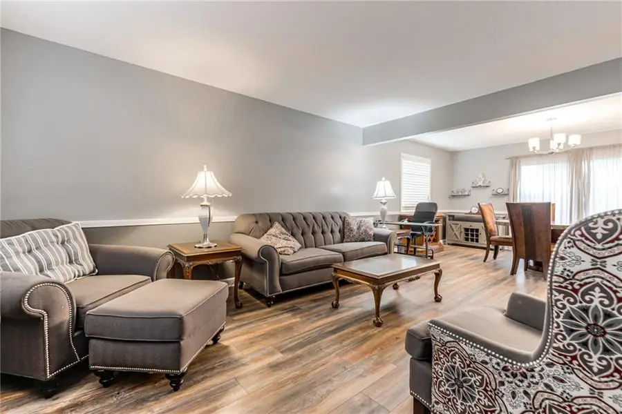 6968 NW Chapel Woods Lane, Kansas City, MO 64152 - Image #2