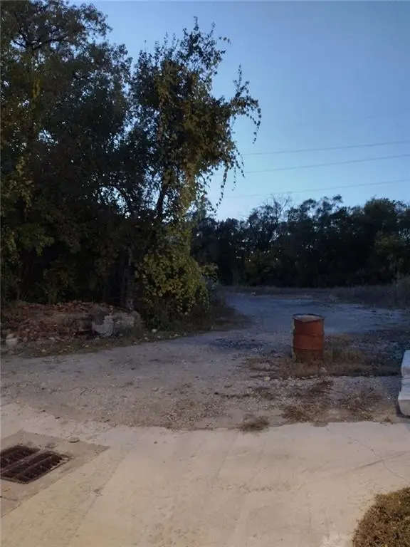 1040 E 1st Street, Kansas City, MO 64120