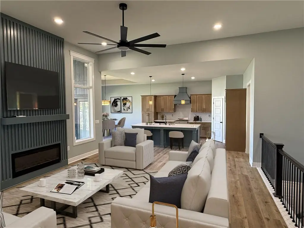 13742 Elmwood Avenue, Bonner Springs, KS 66012 - Image #1