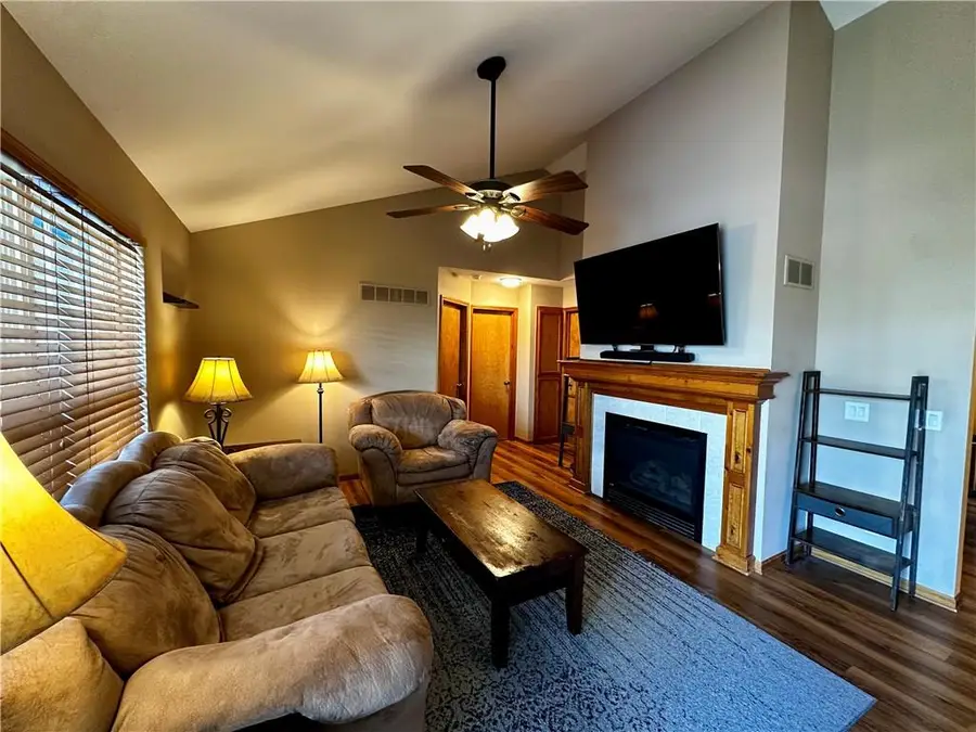 402 Greenspire Street, Excelsior Springs, MO 64024 - Image #2