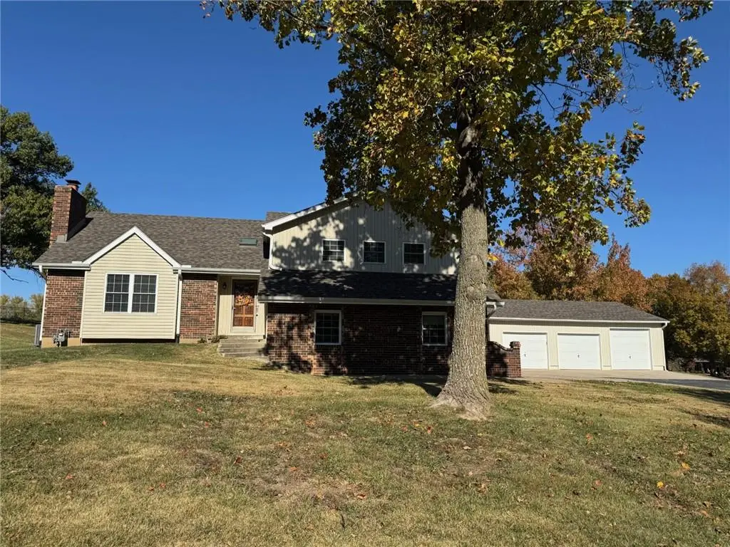 2120 Pin Oak Drive, Liberty, MO 64068 - Image #1