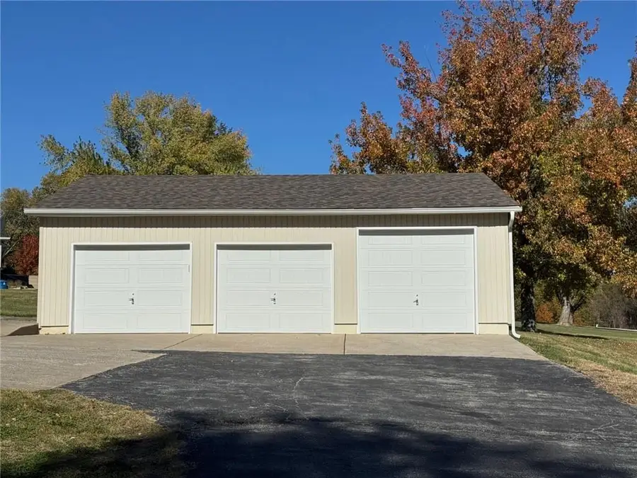 2120 Pin Oak Drive, Liberty, MO 64068 - Image #2