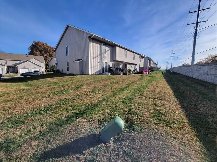 10620-10626 N Locust Court, Kansas City, MO 64155 - Image #3