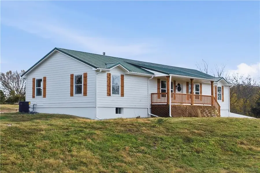18450 246th Street, Tonganoxie, KS 66086 - Image #2