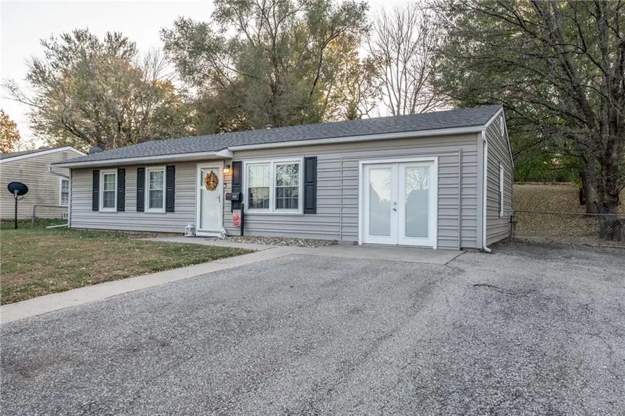 1110 N Swope Drive, Independence, MO 64056 - Image #2