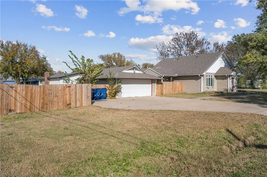 401 N Vine Street, Caney, KS 67333 - Image #3