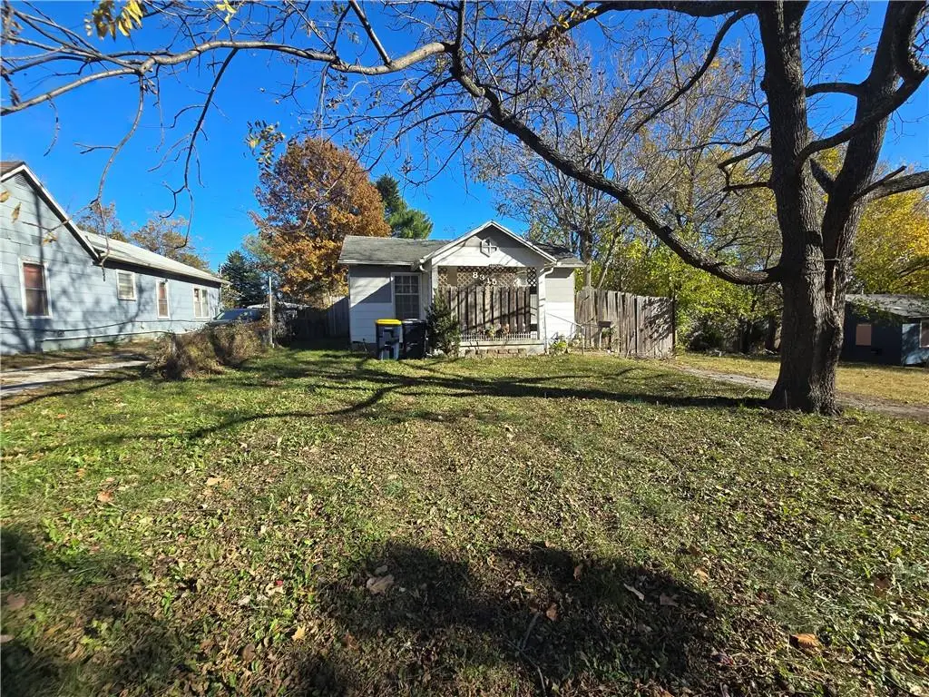 8315 Brooklyn Avenue, Kansas City, MO 64132 - Image #1