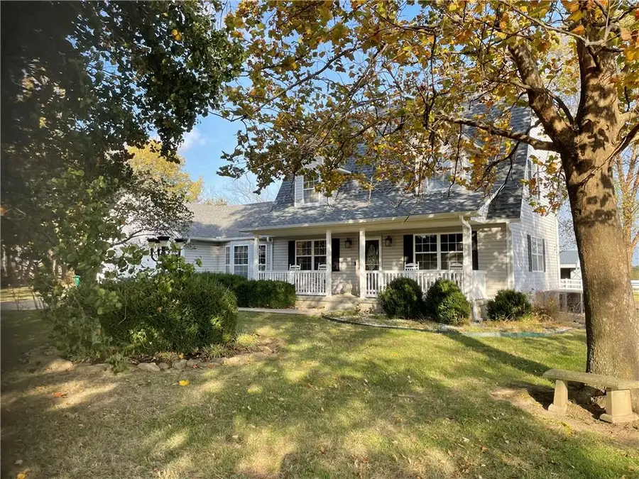 308 S 160th Street, Girard, KS 66743 - Image #2