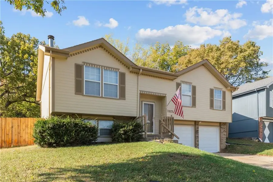 1023 N Van Mar Drive, Olathe, KS 66061 - Image #2