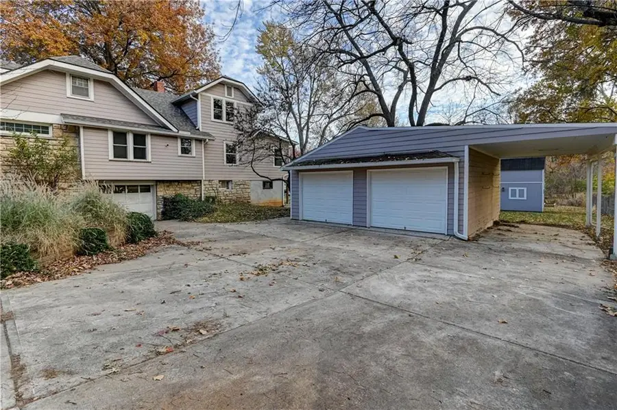 10401 E 70th Terrace, Raytown, MO 64133 - Image #2