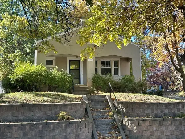 1402 S 30th Street, St Joseph, MO 64507