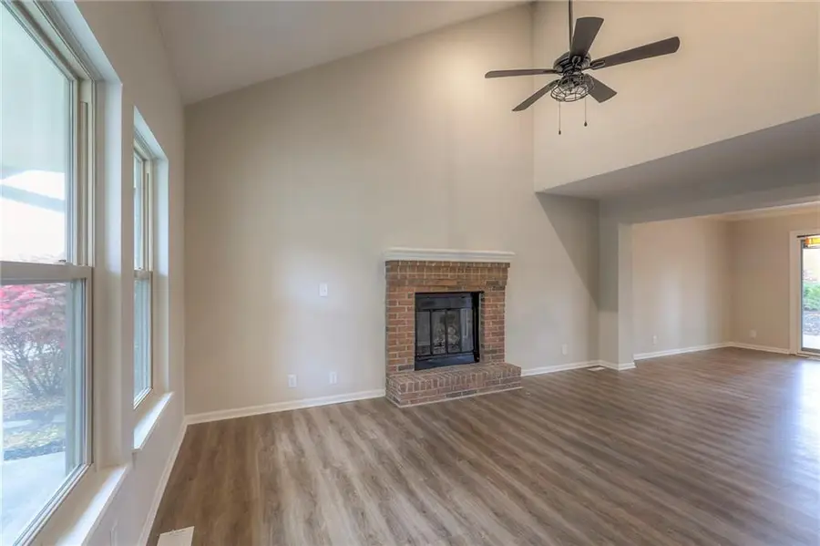 11822 Oakmont Street, Overland Park, KS 66210 - Image #3