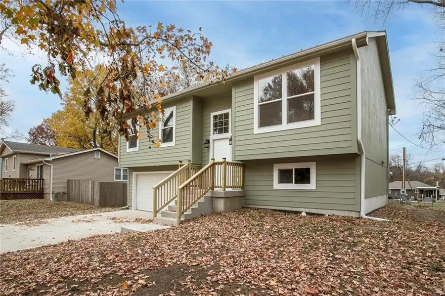 1104 NE Columbus Street, Lees Summit, MO 64086 - Image #2