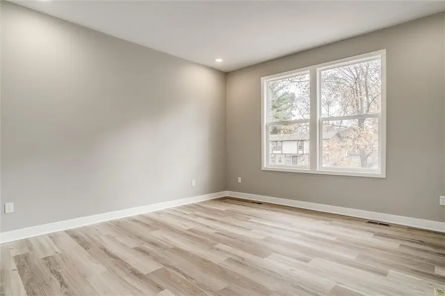 1104 NE Columbus Street, Lees Summit, MO 64086 - Image #3
