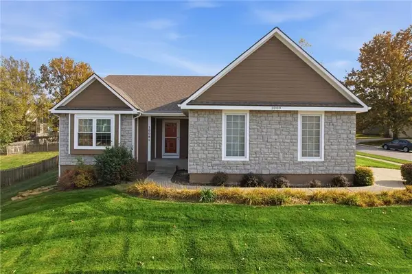 1009 SW Blazing Star Drive, Lee's Summit, MO 64081