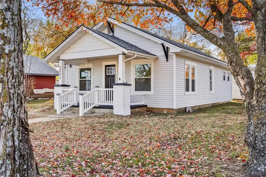 2002 S Holbrook Street, Fort Scott, KS 66701 - Image #2