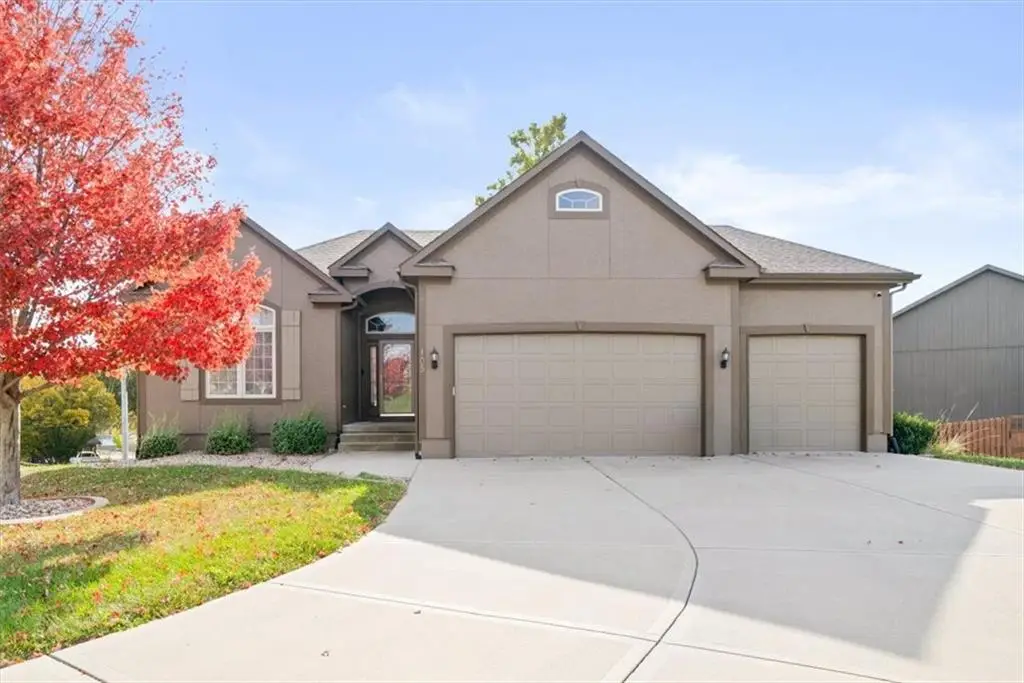 105 N Eastglen Drive, Raymore, MO 64083 - Image #1