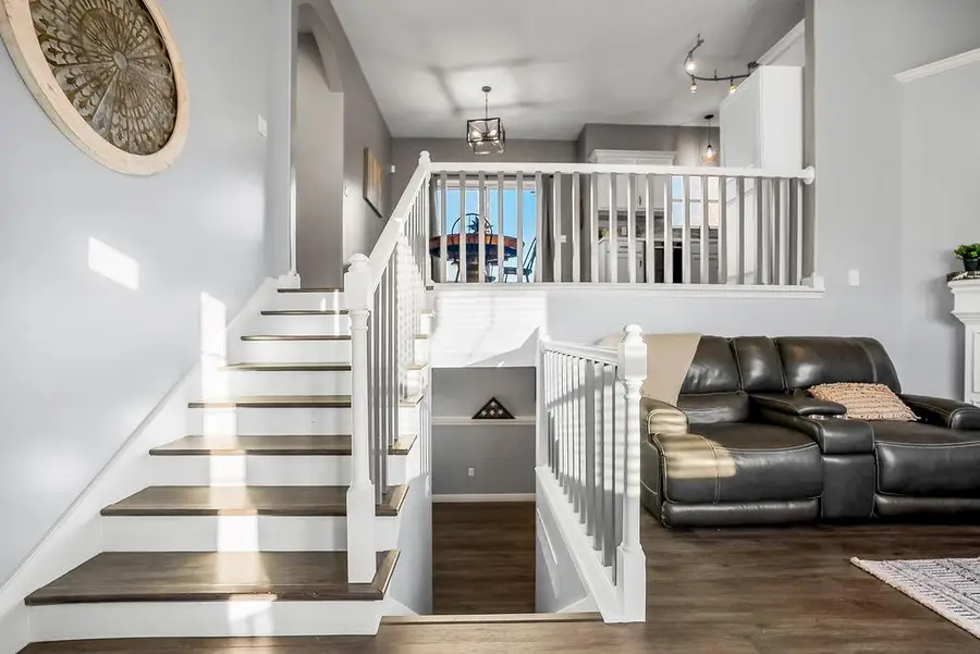 929 Sutherland Drive, Louisburg, KS 66053 - Image #2