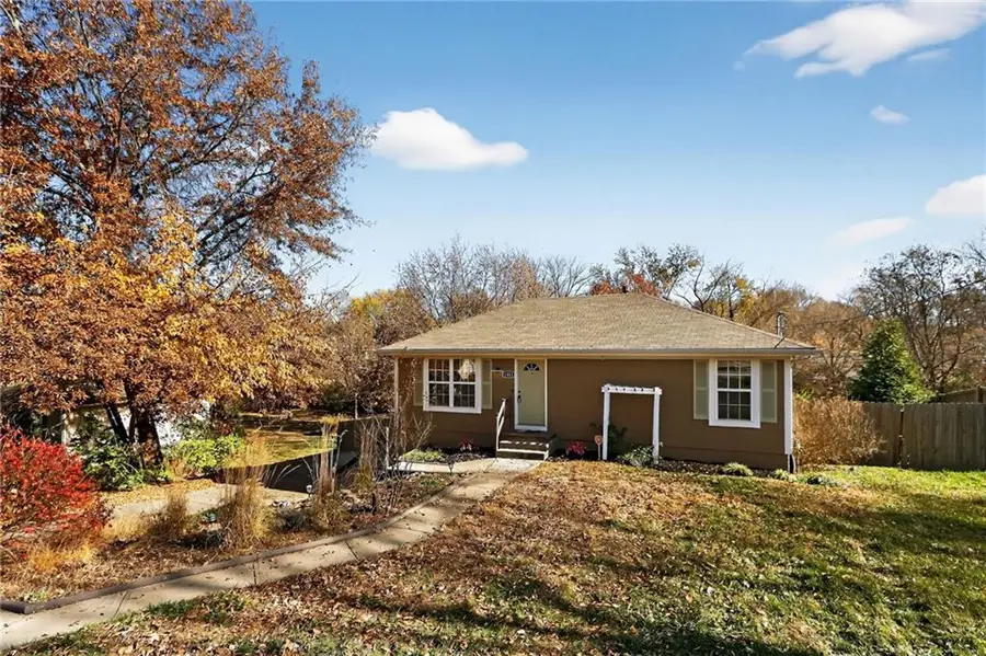 1813 N Jennings Road, Independence, MO 64058 - Image #2