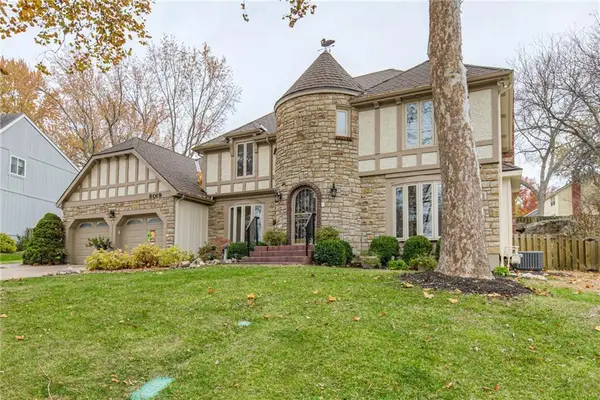 8019 W 113th Street, Overland Park, KS 66210