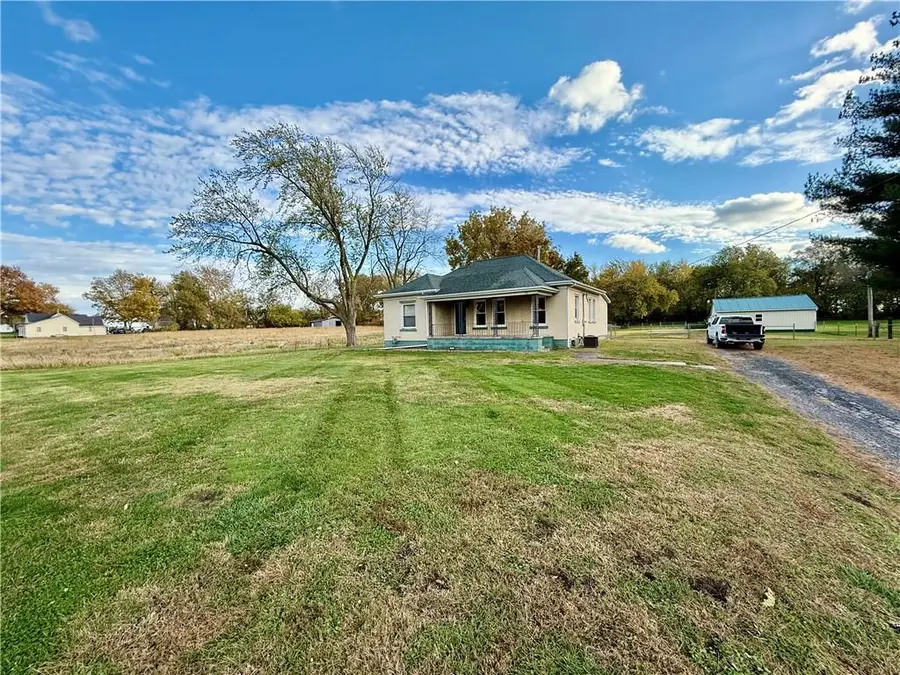 595 E North Street, Corder, MO 64021 - Image #2