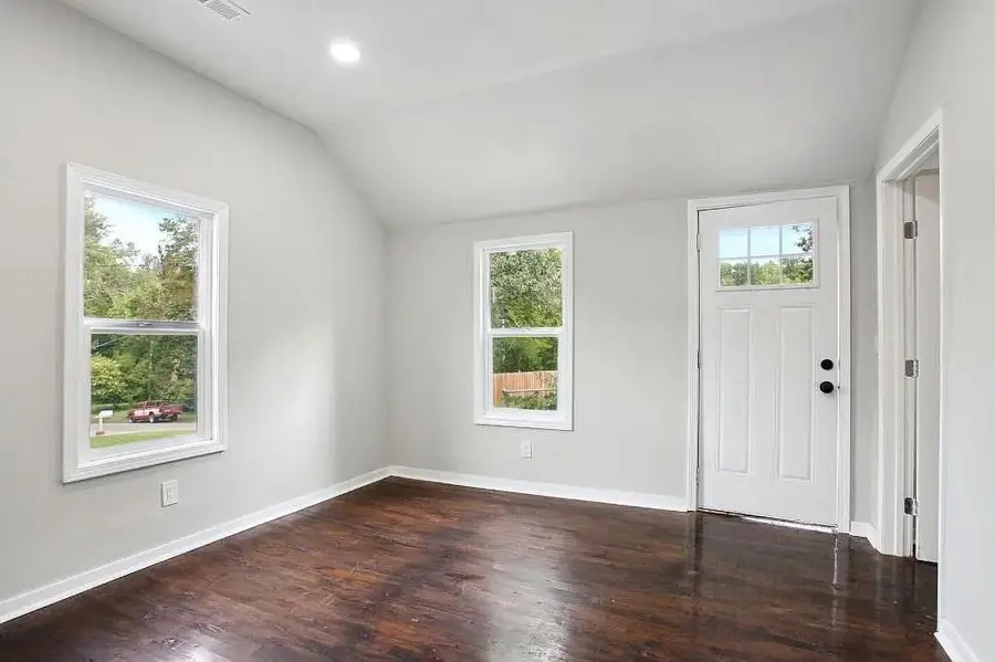 5814 Gunn Avenue, Kansas City, MO 64119 - Image #2