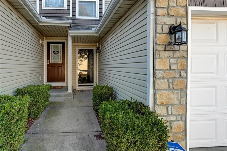 204 N Pointe Lane, Raymore, MO 64083 - Image #3