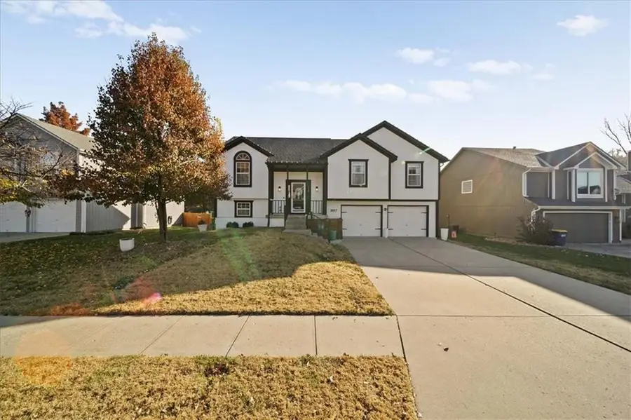 3517 SW Windbrook Drive, Lees Summit, MO 64082 - Image #3