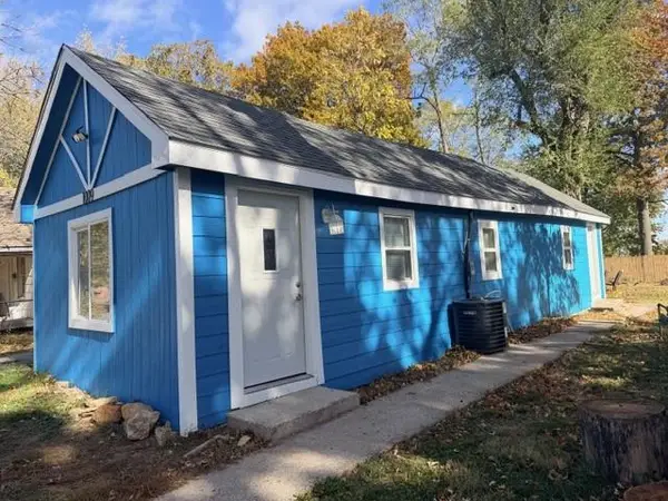 1009 S Pope Avenue, Independence, MO 64050