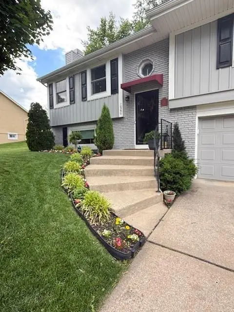 10590 Bradshaw Street, Overland Park, KS 66215 - Image #3