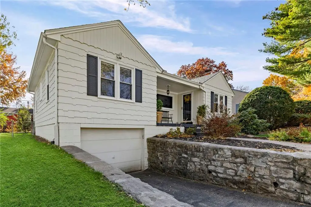 6121 W 54th Terrace, Mission, KS 66202 - Image #1