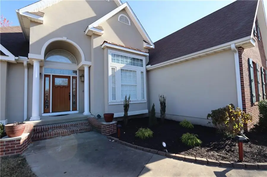 1611 N Marzelle Drive, Joplin, MO 64801 - #2