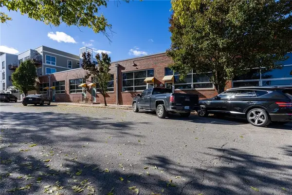 522 Locust Lane #110, Kansas City, MO 64106