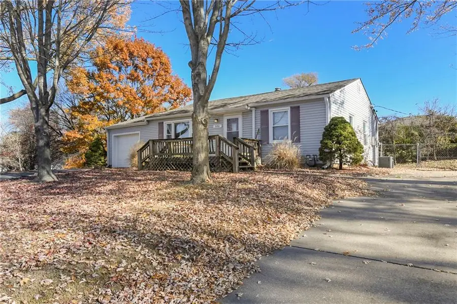 3201 W Townsend Court, Kansas City, KS 66109 - Image #2