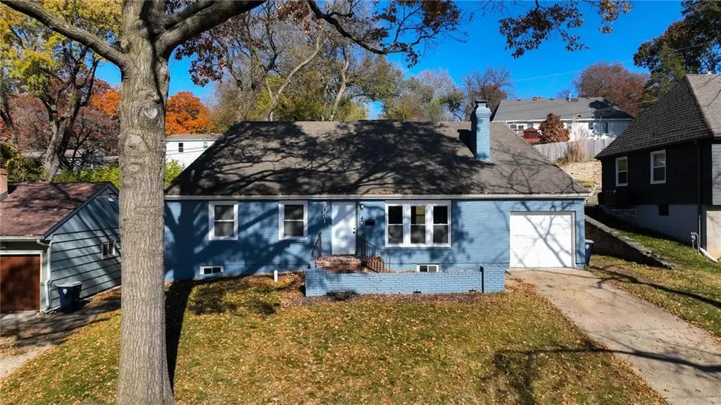 9031 Holly Street, Kansas City, MO 64114 - Image #1