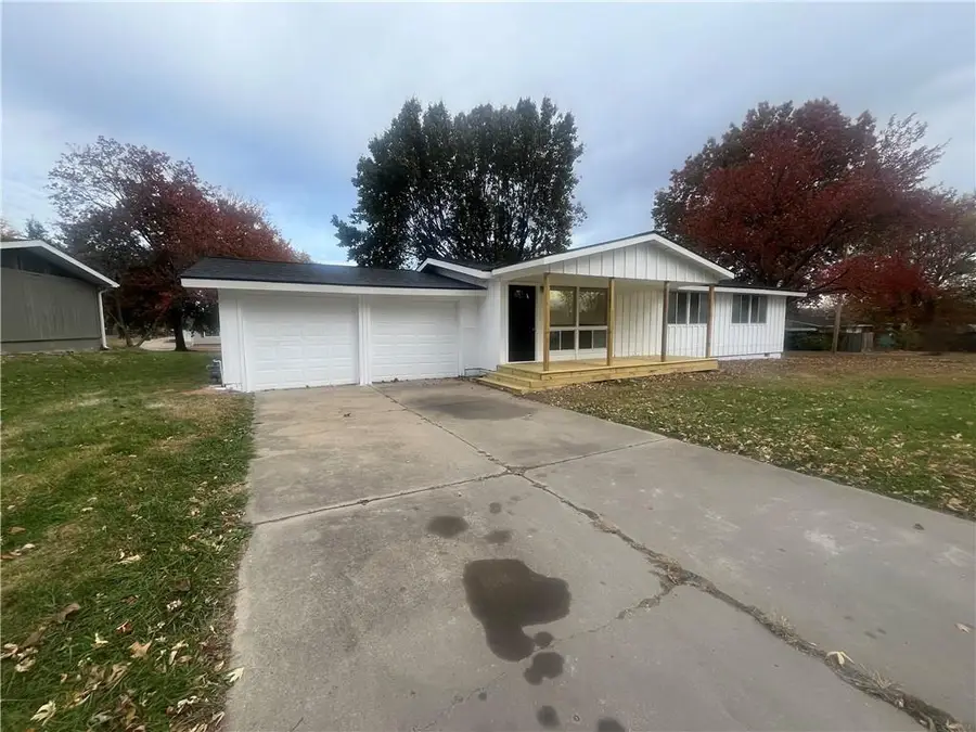 93 11th Street, Chillicothe, MO 64601 - Image #2