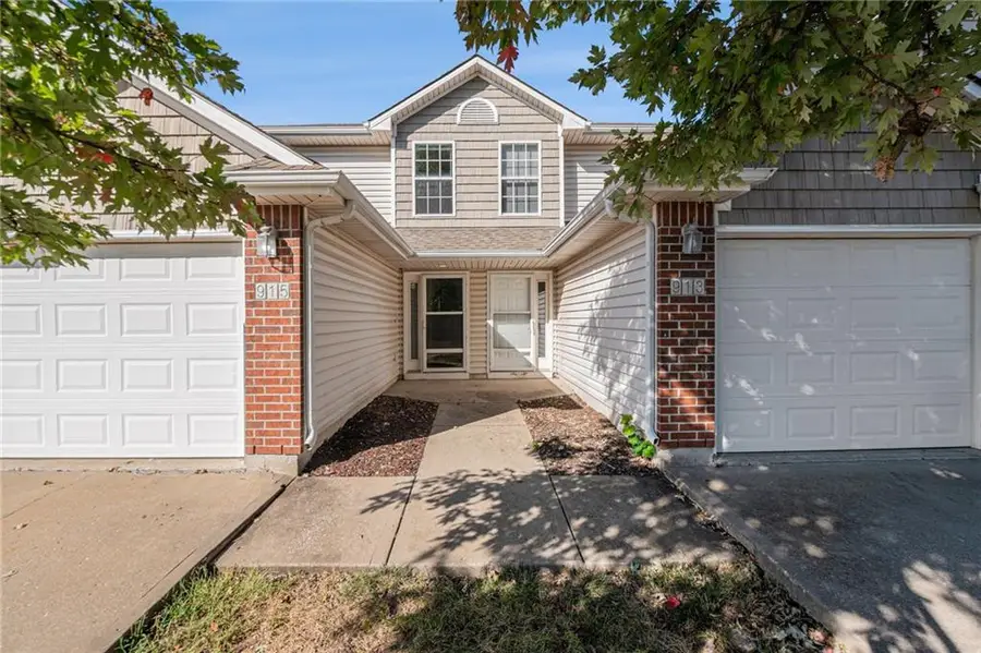 915 SW Peach Tree Lane, Blue Springs, MO 64064 - Image #3