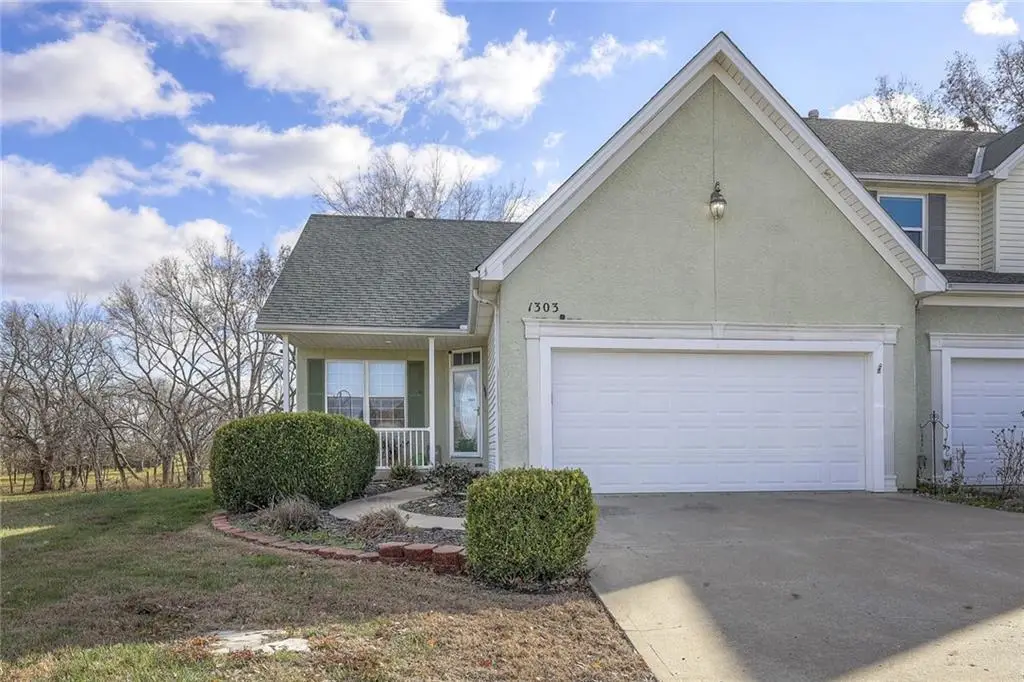 1303 N 158th Court, Basehor, KS 66007 - Image #1