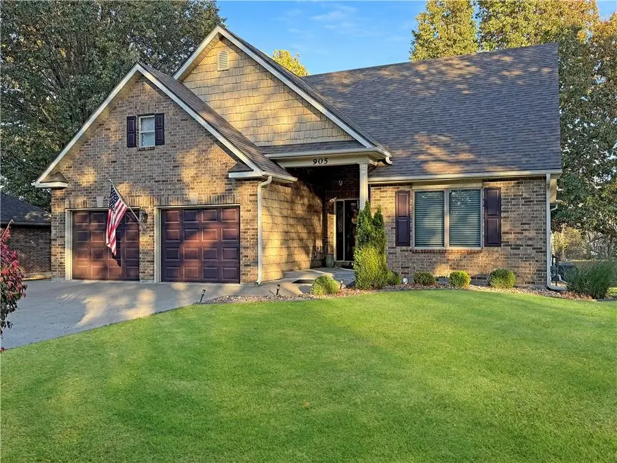 905 Elm Street, Higginsville, MO 64037 - Image #2