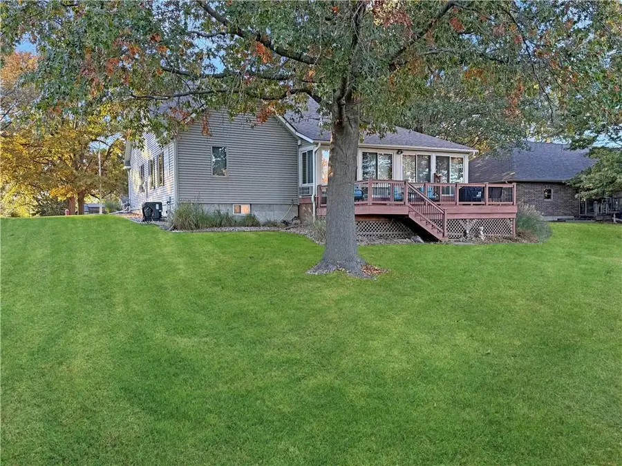 905 Elm Street, Higginsville, MO 64037 - Image #3
