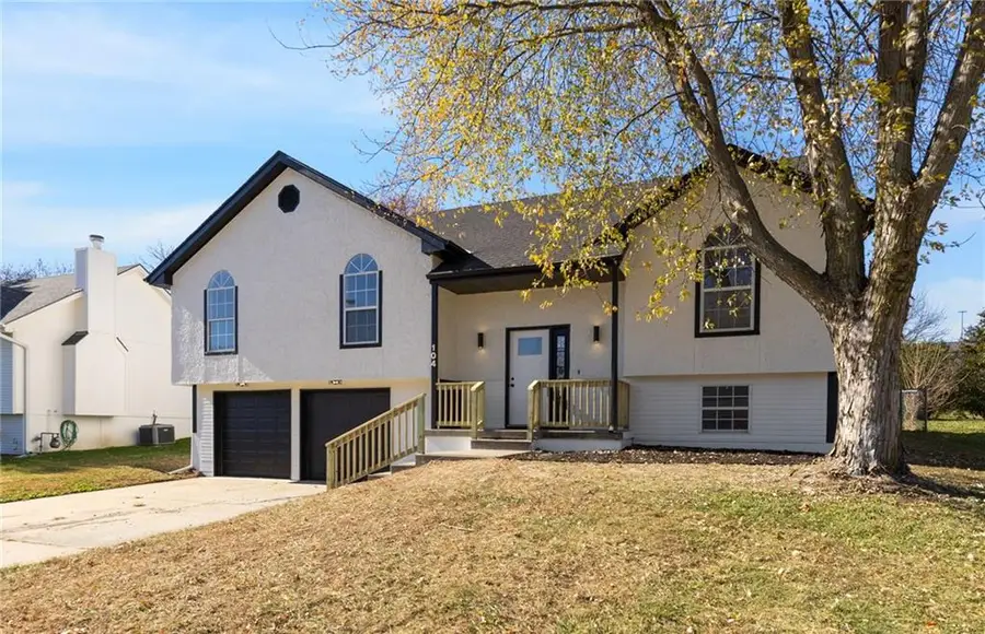 104 N Darrowby Drive, Raymore, MO 64083 - Image #3