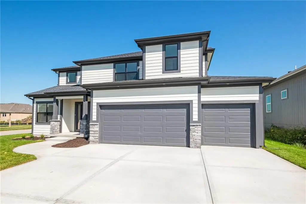 18901 W 193rd Terrace, Spring Hill, KS 66083 - Image #1