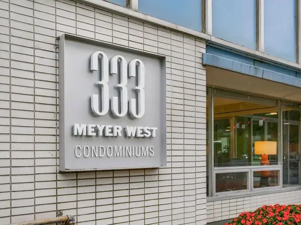 333 W Meyer Boulevard #504, Kansas City, MO 64113