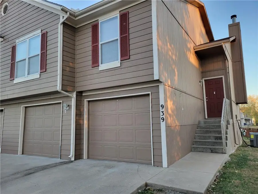 939-941 Goldfinch Lane, Liberty, MO 64068 - Image #3