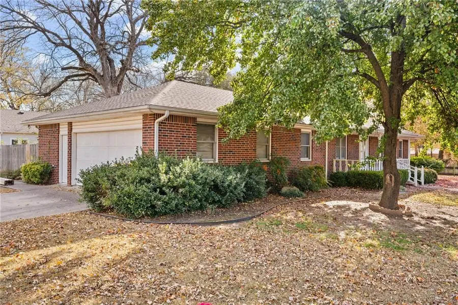 301 S Spring Street, Caney, KS 67333 - Image #2