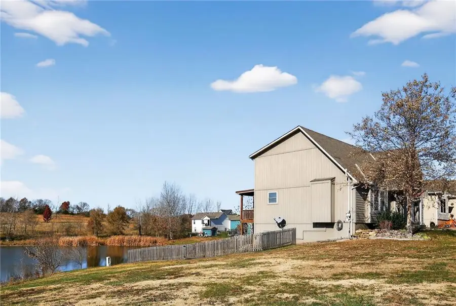 1724 Chadwick Cove, Louisburg, KS 66053 - Image #2