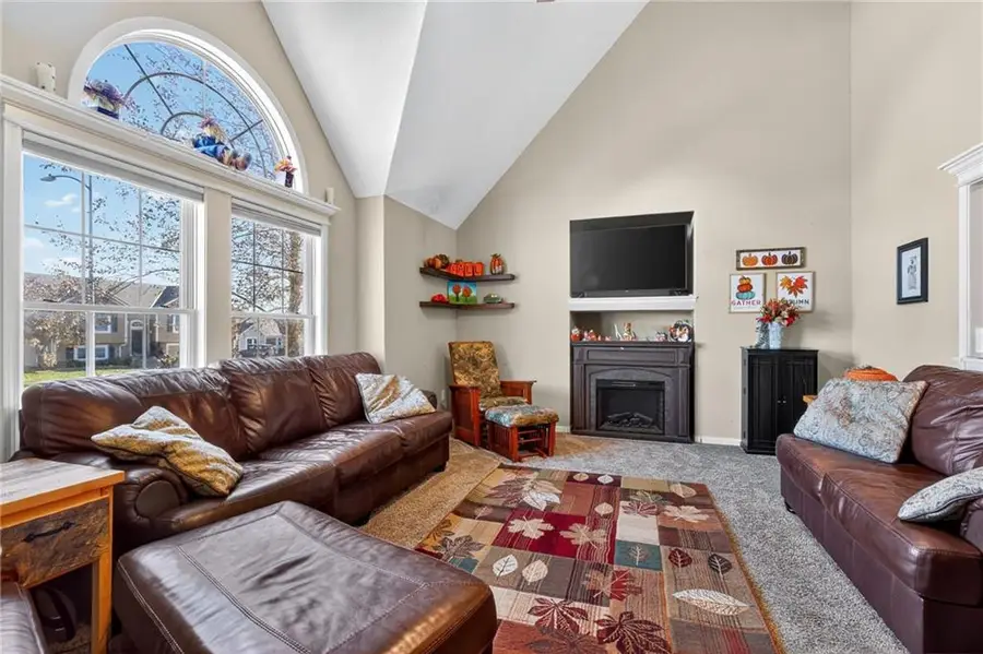 1724 Chadwick Cove, Louisburg, KS 66053 - Image #3