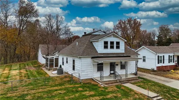 737 Washington Street, Weston, MO 64098