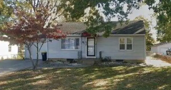 4027 N Walrond Avenue, Kansas City, MO 64117